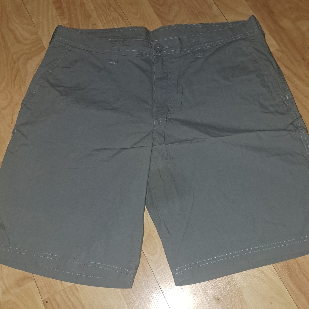 Columbia quick-dri shorts